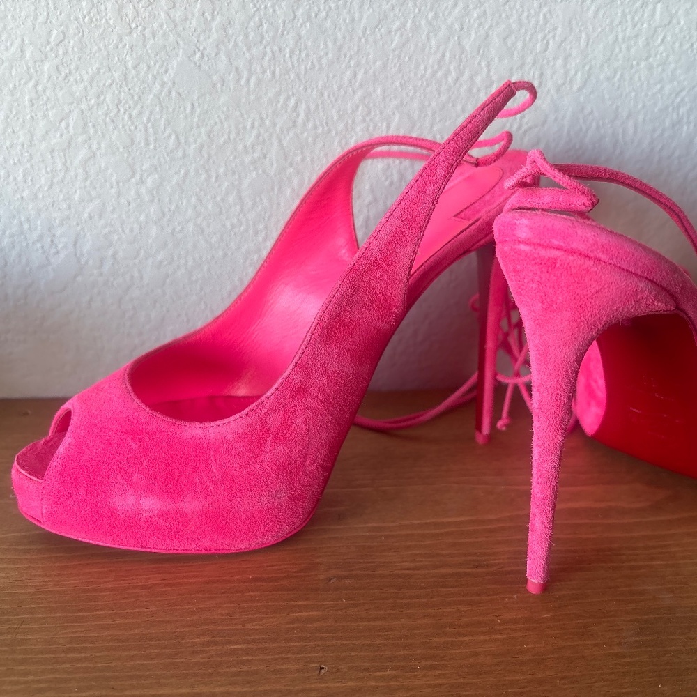 **SOLD 🏷️** Christian Louboutin Barbie Pink Suede NVP 120 Peeptoe Pump Size 38